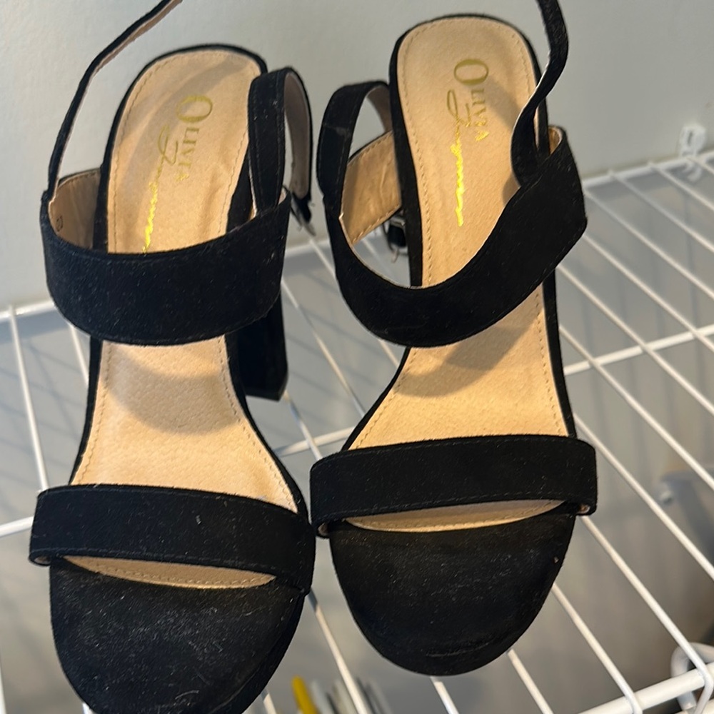 Ollio Women's Black Strappy Sandals